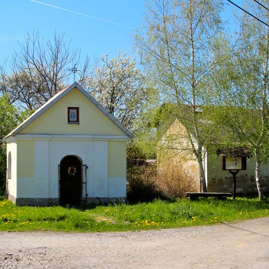 Kaplička v Hrozové jižní okraj obce