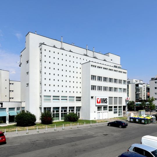 Wohnhausanlage Brünner Straße 219–221