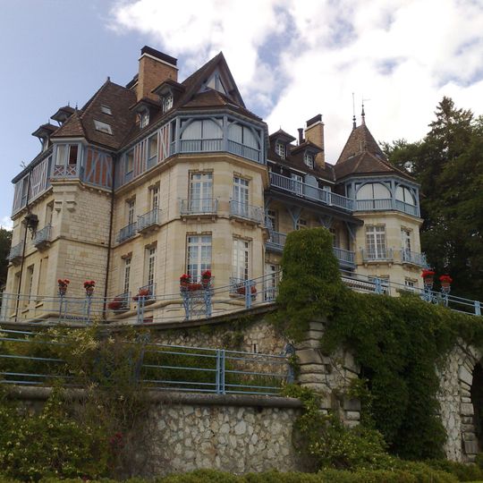 Château des Avenières