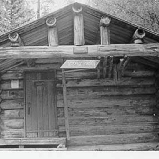 Upper Nyack Snowshoe Cabin