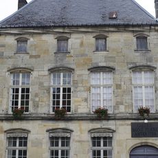 Immeuble, 10 place Saint-Pierre