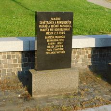 Pomník sovětským a rumunským vojákům a občanům padlým při ovobozování města v květnu 1945 v Napajedlech