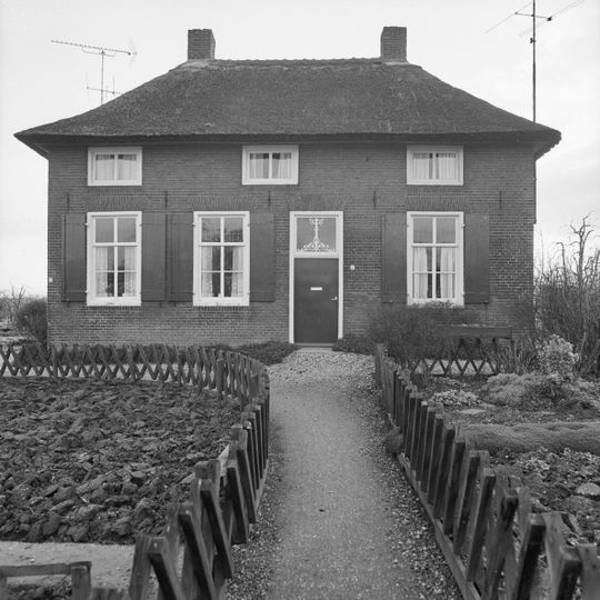 Garststraat 15, Maurik