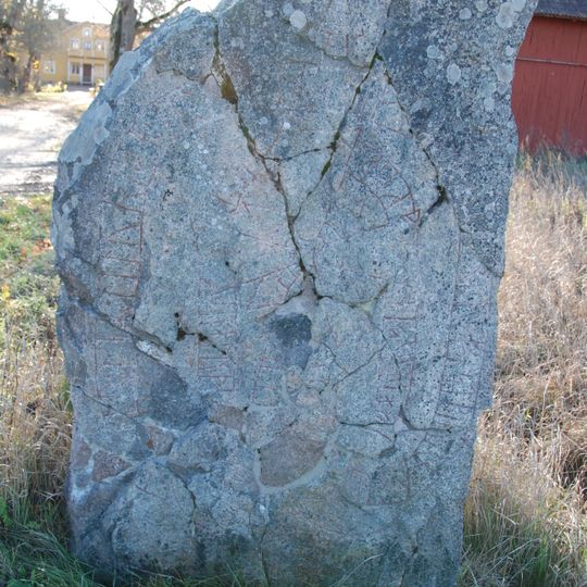 Uppland Runic Inscription 920