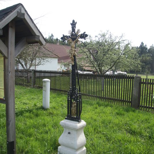 Kříž v Horních Lažanech