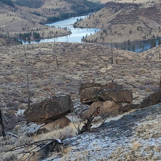 Metolius Balancing Rocks Overlook