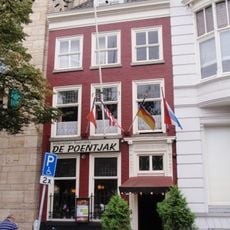 Kneuterdijk 16, The Hague