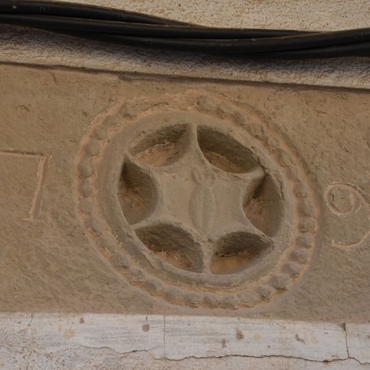 Lintel house Plaza General Prim, 2