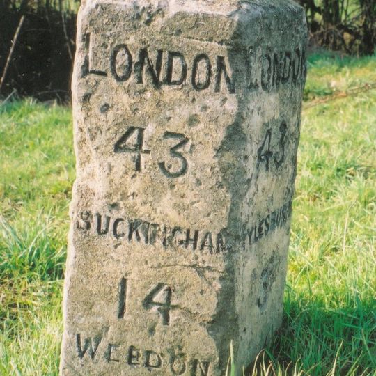 Milestone, N of New Road jct to Weedon & Aston Abbotts