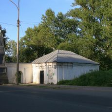 Восточный павильон с проходной аркой и колонной (Великий Новгород)