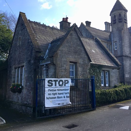 Lodge at entrance to Howells School