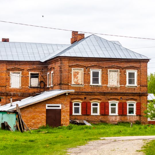 Каменный жилой дом