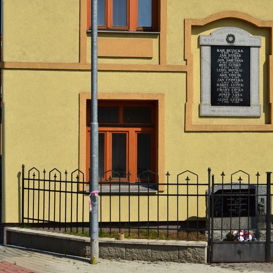 Pomník padlým v Oboře u Loun