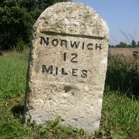 Milestone, London Rd, outside entrance to Mill House