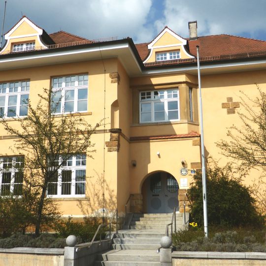 Alte Schule, heute Rathaus