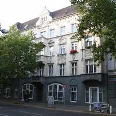 Wohn- und Geschäftshaus Adamstraße 2