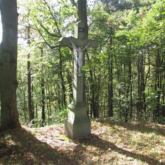 Kříž na Křížové cestě u Tábora - 10. zastavení