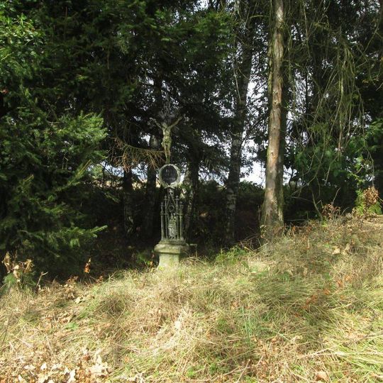 Kříž u rozcestí pod Novým Mnichem ve směru na Mnich