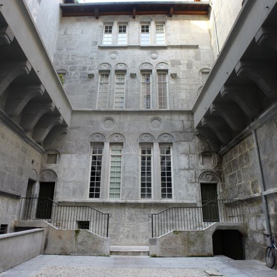 Hôtel de Croy-Chasnel et de Pierre Bucher
