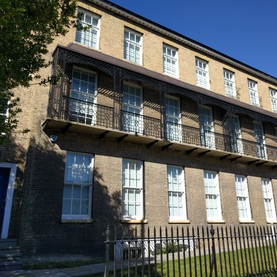 4 And 5, Benet Place