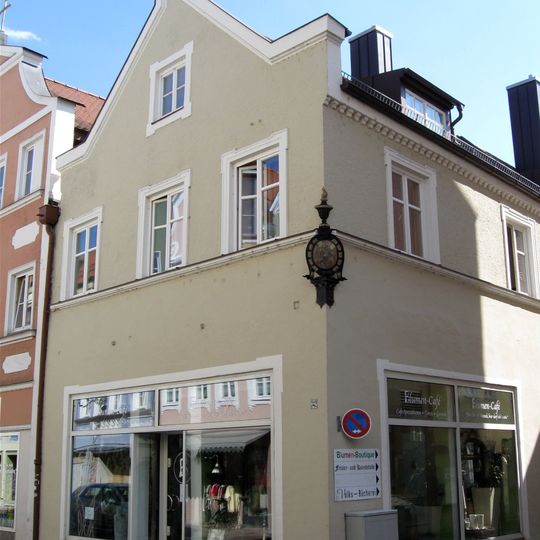 Wohn- und Geschäftshaus