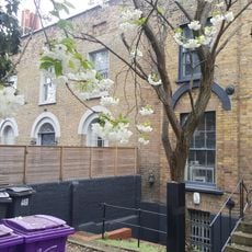 446-450, Hackney Road E2