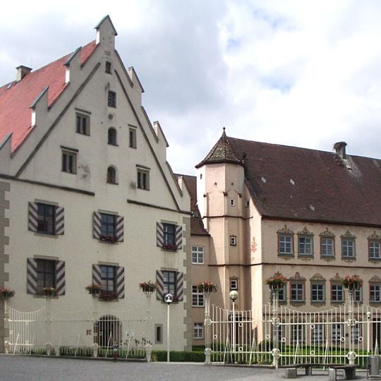 Fuggerschloss, Mittelbau
