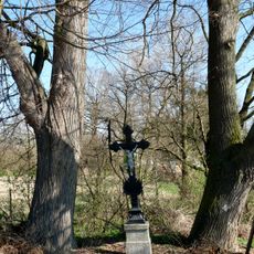 Kříž na jižním okraji Nestanic