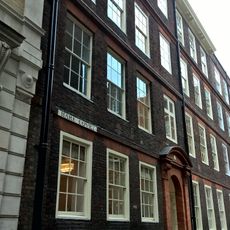 1, Hare Court Ec4