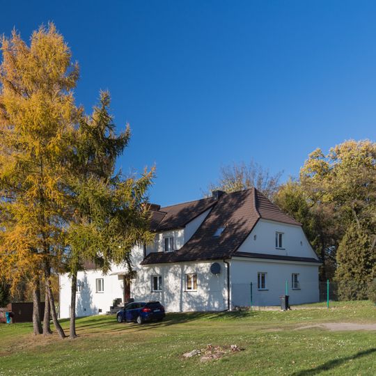 Oficyna dworska w Mizerowie