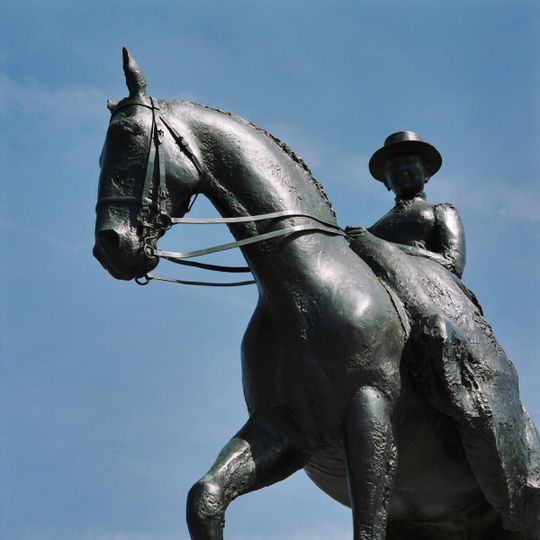 Equestrian statue of Queen Wilhelmina