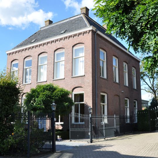 Plantsoen 2, Drimmelen