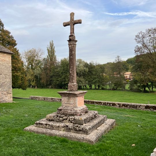 Croix de l'église Saint-Gervais-et-Saint-Protais d'Ozenay