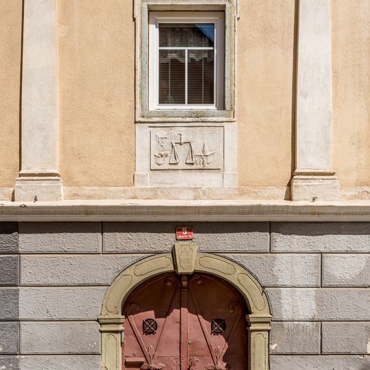 Linhartov trg 5 House