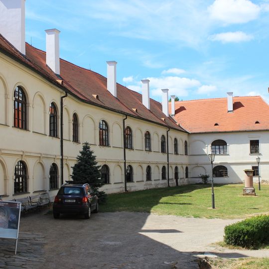 Budova proboštství kláštera Porta coeli