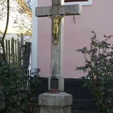 Kříž u kaple v Pořešicích