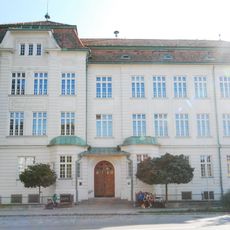 Kaiser-Jubiläums-Volks-und-Bürgerschule (Haugsdorf, Hauptstraße 1, ObjektID: 12233)