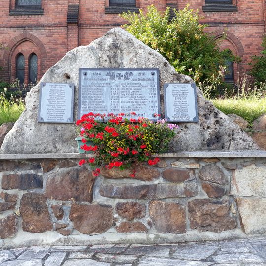 Kriegerdenkmal Petersberg