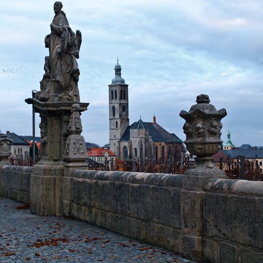 Sousoší na terase před jezuitskou kolejí