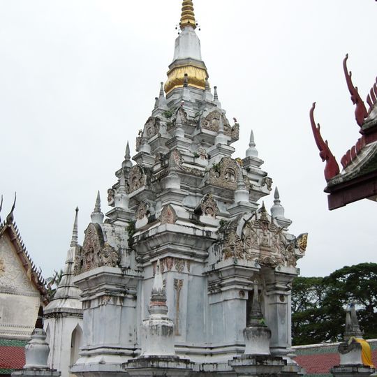 Wat Phra Boromathat Chaiya Rat Worawihan