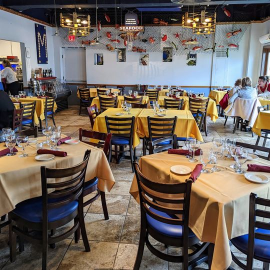 PF Seafood Market & Restaurant