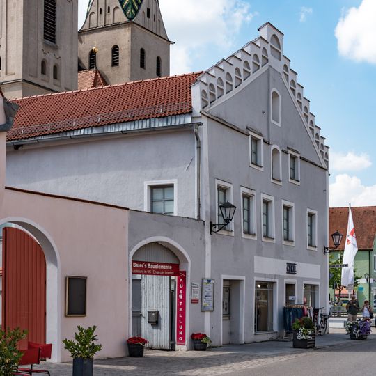 Ensemble former town house