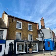 27 And 29, Queensway