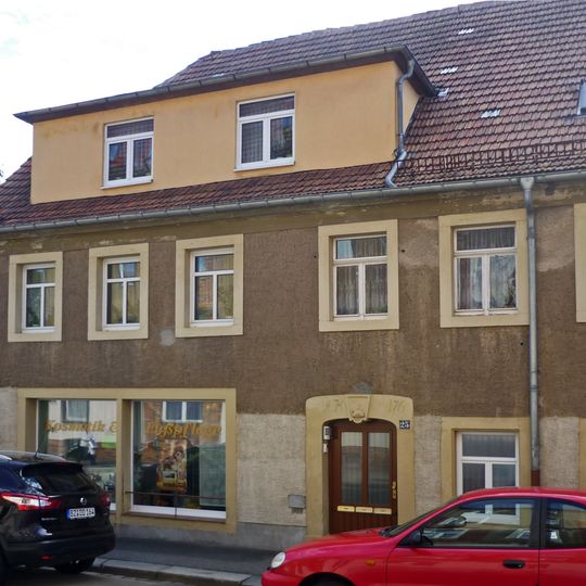 Wohnhaus in Ecklage Pirnaer Straße 25