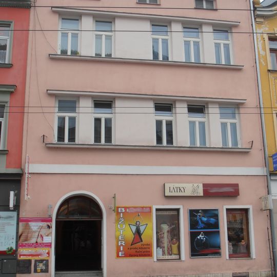 Dolní náměstí 19