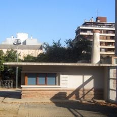 Caseta del guarda i tanca de la Casa Ensesa