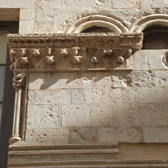 Maison romane de Nîmes