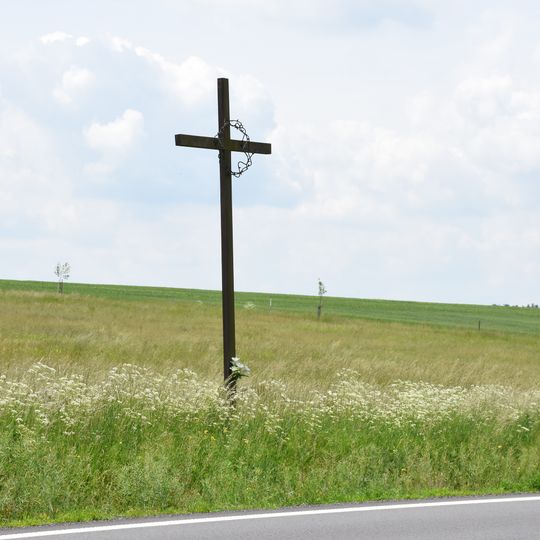 Kříž u Studeneckého rybníka u Studence