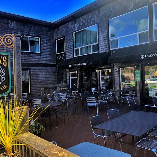 Nana's Irish Pub