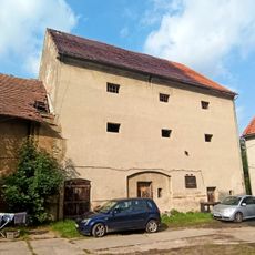 Granary in Czyżowice, Opole Voivodeship